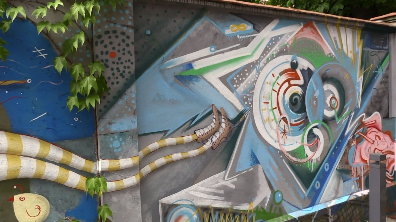 Mural przy Małopolskim Ogrodzie Sztuki