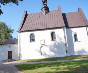 Ta mała wieś skrywa niezwykłą historię. Świątynia stoi tu od 1362 roku