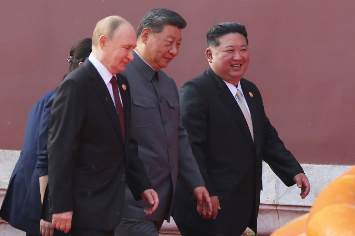 Kim Dzong Un chwali się bogactwem! W kraju głód, dyktator z rodziną żyją w luksusie
