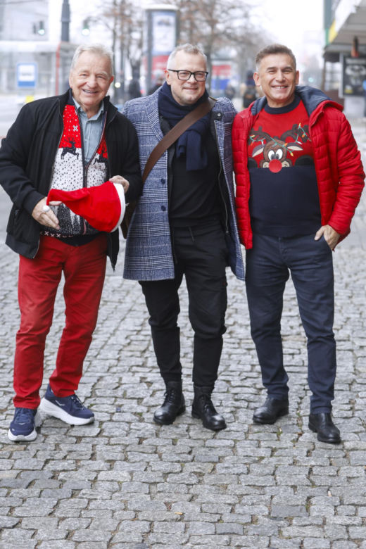 Sportowcy i aktorzy pod siedzibą TVN