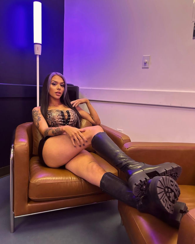 Elayna Black/Cora Jade