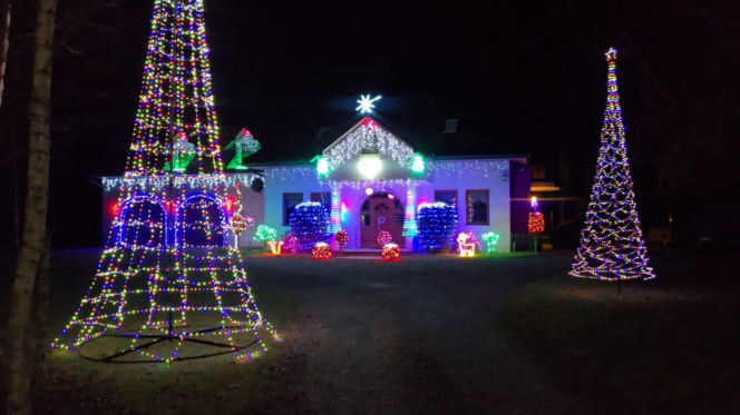 Magia Świąt w Świętokrzyskiem. Gdzie szukać najpiękniej oświetlonych domów? Rzepin i gmina Pawłów skradły show!