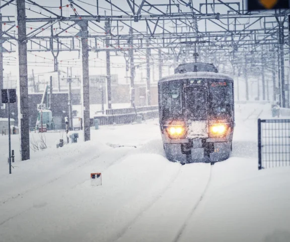 Alarm na torach w Koszalinie. Znaleziono podejrzany przedmiot. Interwencja policji
