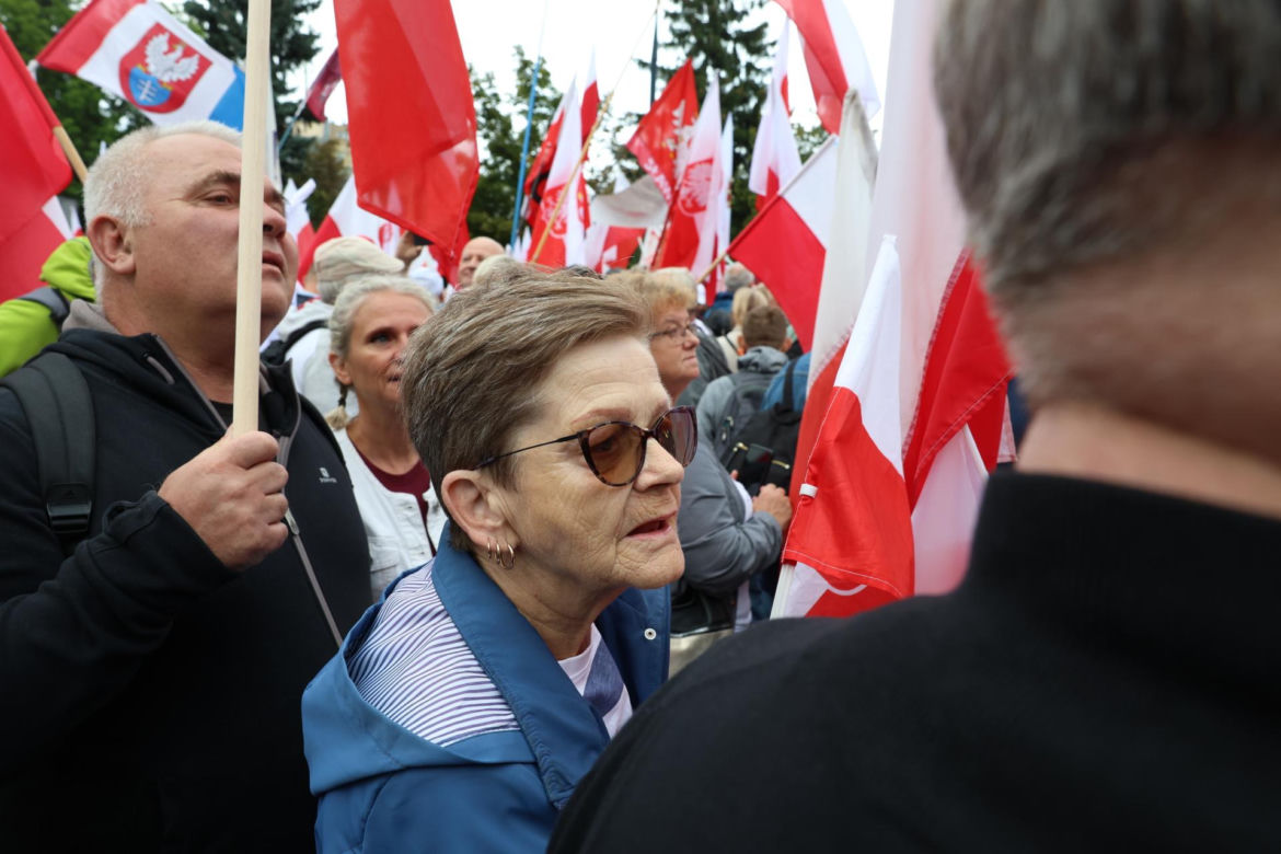 Karol Nawrocki prezydentem. Tłumy pod Sejmem