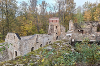 Zapomniany zamek na Dolnym Śląsku. Ratują go prywatni właściciele!  