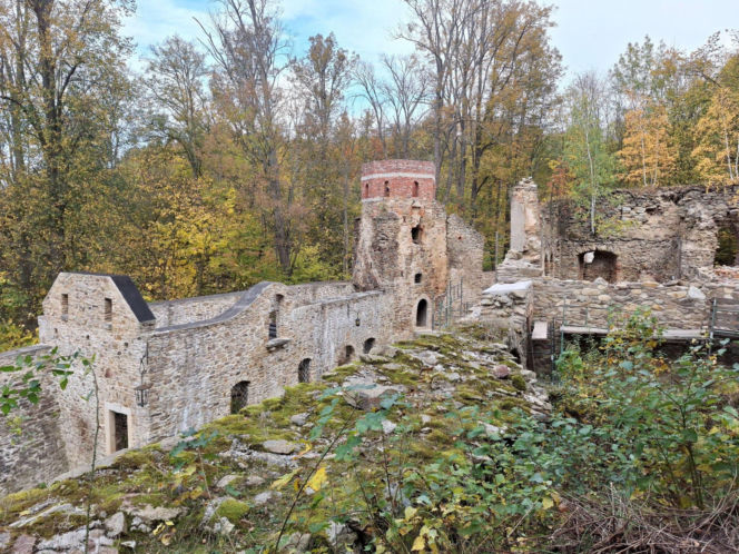 Zamek Miecz w Świeciu na Dolnym Śląsku