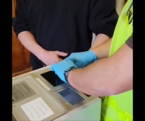 Najpierw razem pili, później polała się krew. Brat na brata ruszył z nożem!