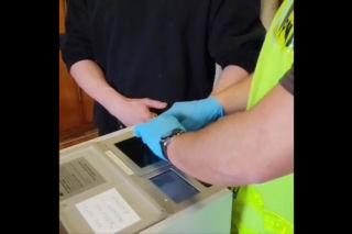 Najpierw razem pili, później polała się krew. Brat na brata ruszył z nożem!