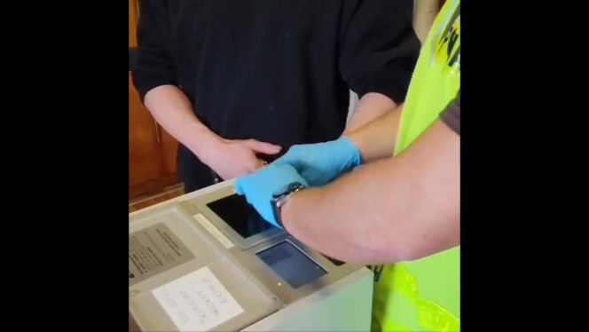 Najpierw razem pili, później polała się krew. Brat na brata ruszył z nożem!