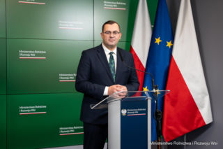Minister Krajewski zapewnia: Rolnik ma pierwszeństwo na wsi. Koniec skarg mieszczuchów!