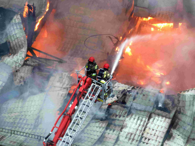 Hajnówka. Pożar sklepu meblowego. Milionowe straty