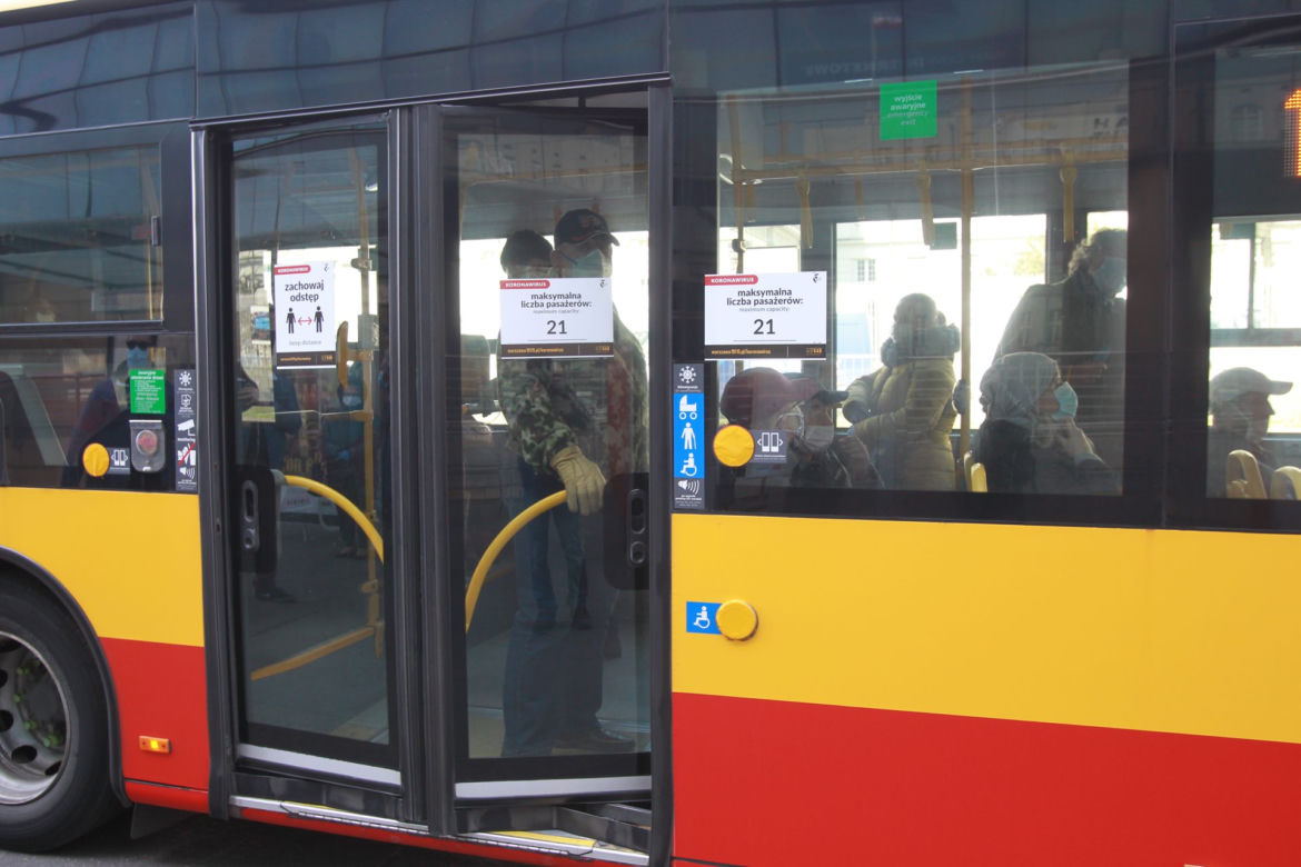 Tłumy w autobusach