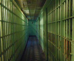 Dwaj strażnicy więzienni zatrzymani! Tak pomagali osadzonym. Szok w Łodzi