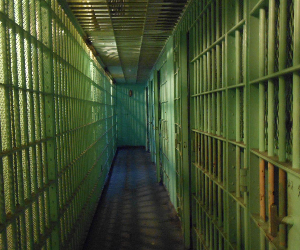 Łódź. Strażnicy więzienni z zarzutami korupcyjnymi za pomaganie osadzonym