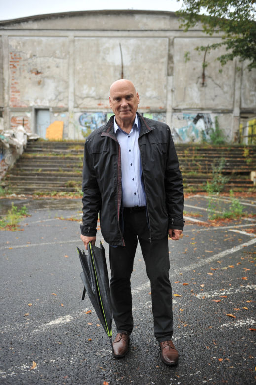 Mieszkańcy zwiedzili opuszczony tor kolarski RKS Orzeł na Pradze-Południe