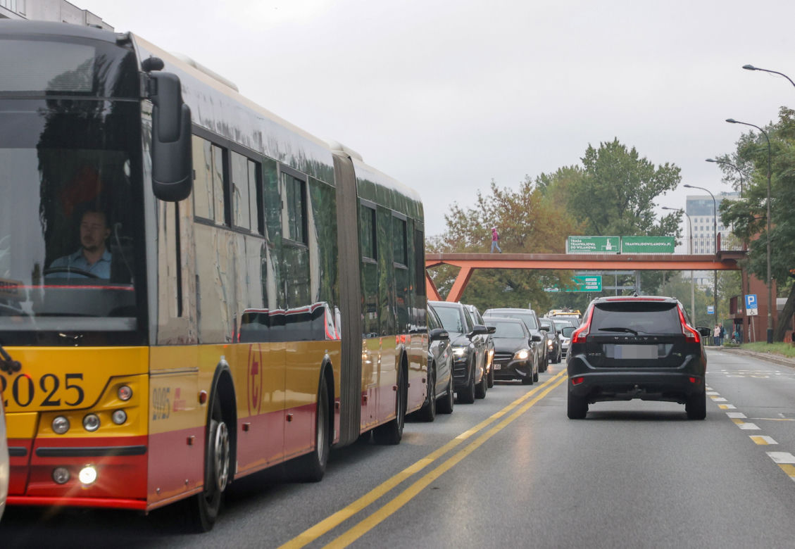 Kumulacja miejskich remontów. Tramwajarze paraliżują Warszawę 