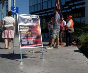 Referendum przeciw Trzaskowskiemu ruszyło. Jedni podpisują, inni mówią: „To kompletna bzdura”