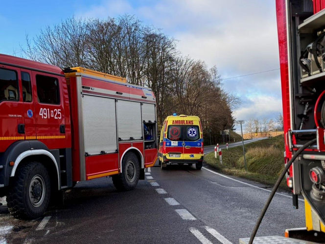Cysterna przewróciła się na krajowej "szesnastce"