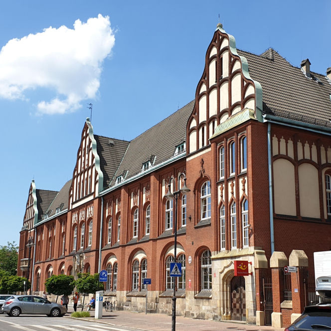 To miasto na Śląsku zachwyca perłami architektury. Zabytkowe osiedla robią wrażenie!