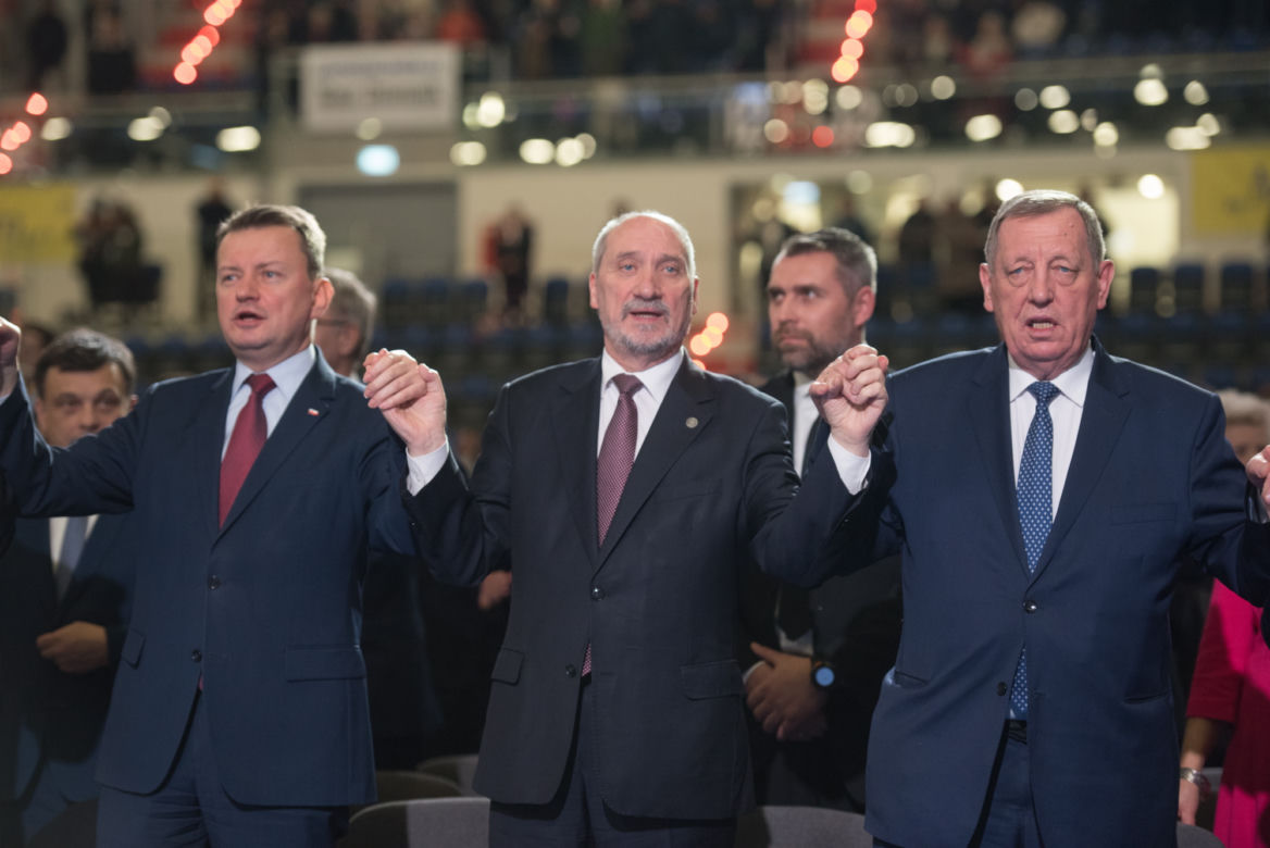 Na kolana przed o. Rydzykiem
