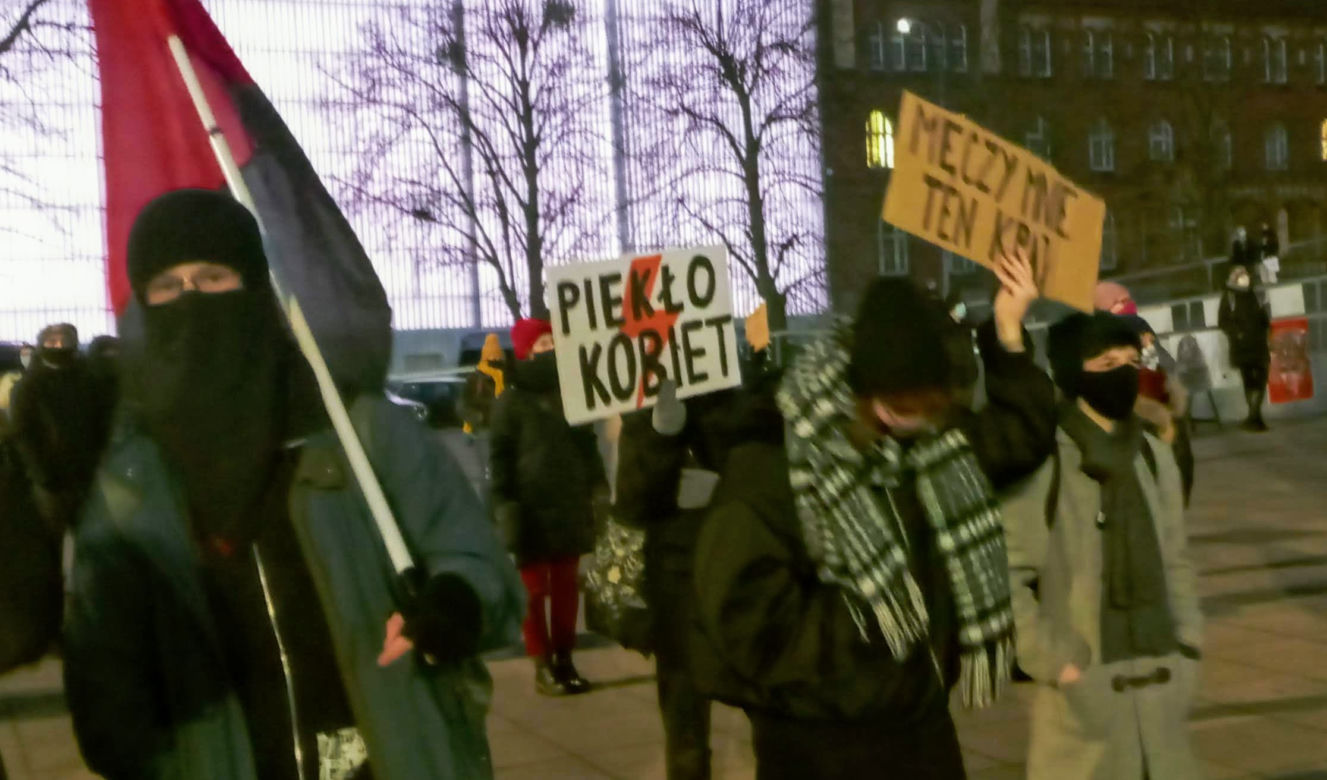 Strajk Kobiet w Szczecinie: Manifestacja na placu Solidarności - 28.01.2021
