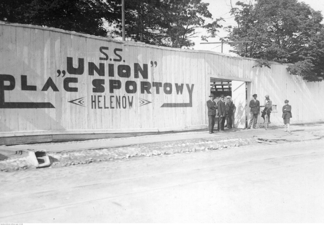 Wejście na plac sportowy Stowarzyszenia Sportowego "Union" parku Helenów w Łodzi