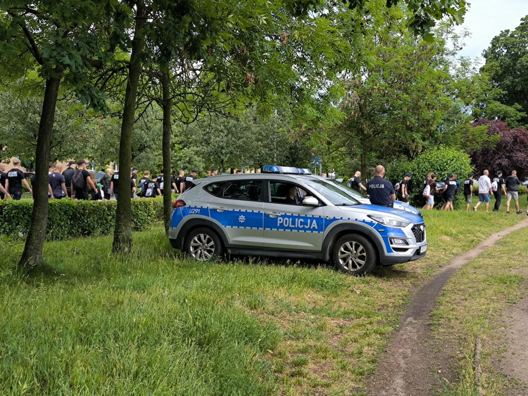 Kibice Kolejorza na meczu z Polonią Leszno