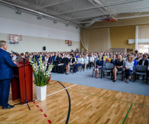Początek nowego roku szkolnego w Białymstoku. Naukę rozpoczęło 39 tys. dzieci i młodzieży