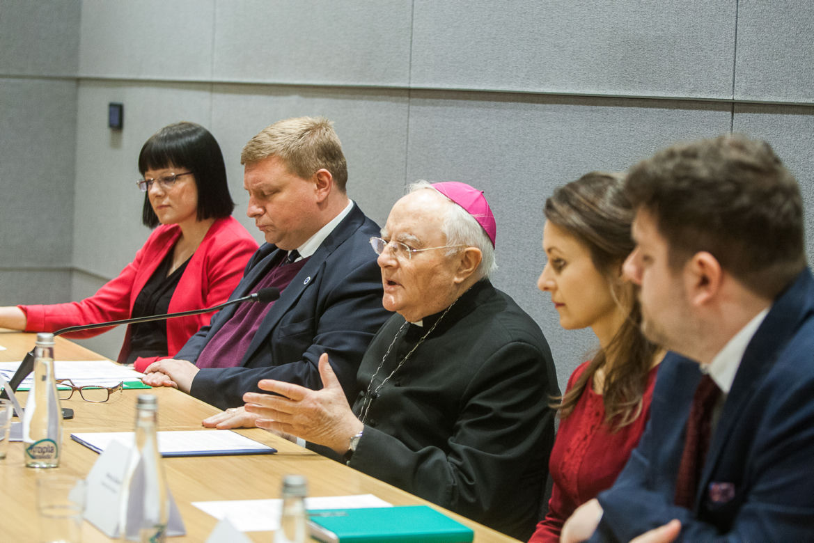 Abp Henryk Hoser nie żyje