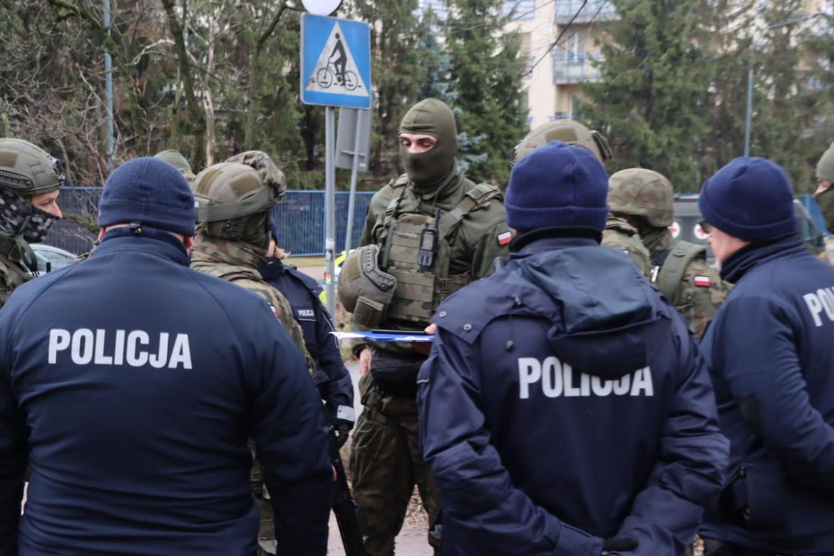 Warszawa: Antyterroryści w akcji! Służby zaskoczyły mieszkańców na Ochocie