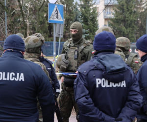 Warszawa: Antyterroryści w akcji! Służby zaskoczyły mieszkańców na Ochocie