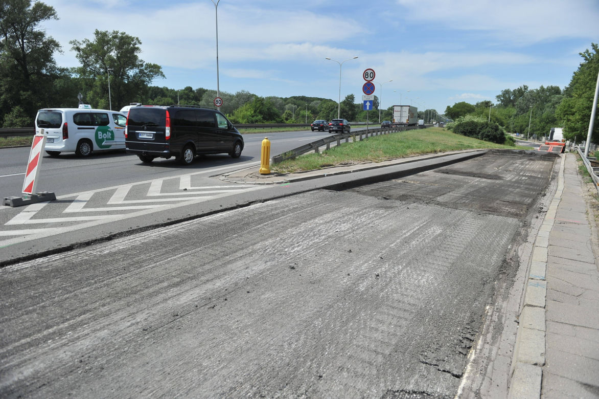 Naprawiają Wisłostradę. Nawierzchnia pękła, bo budują kolektor