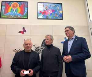 Obrazy z konkursu Magia Lotu na ściach oddziału chirurgii dziecięcej