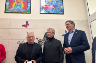 Obrazy z konkursu Magia Lotu na ściach oddziału chirurgii dziecięcej