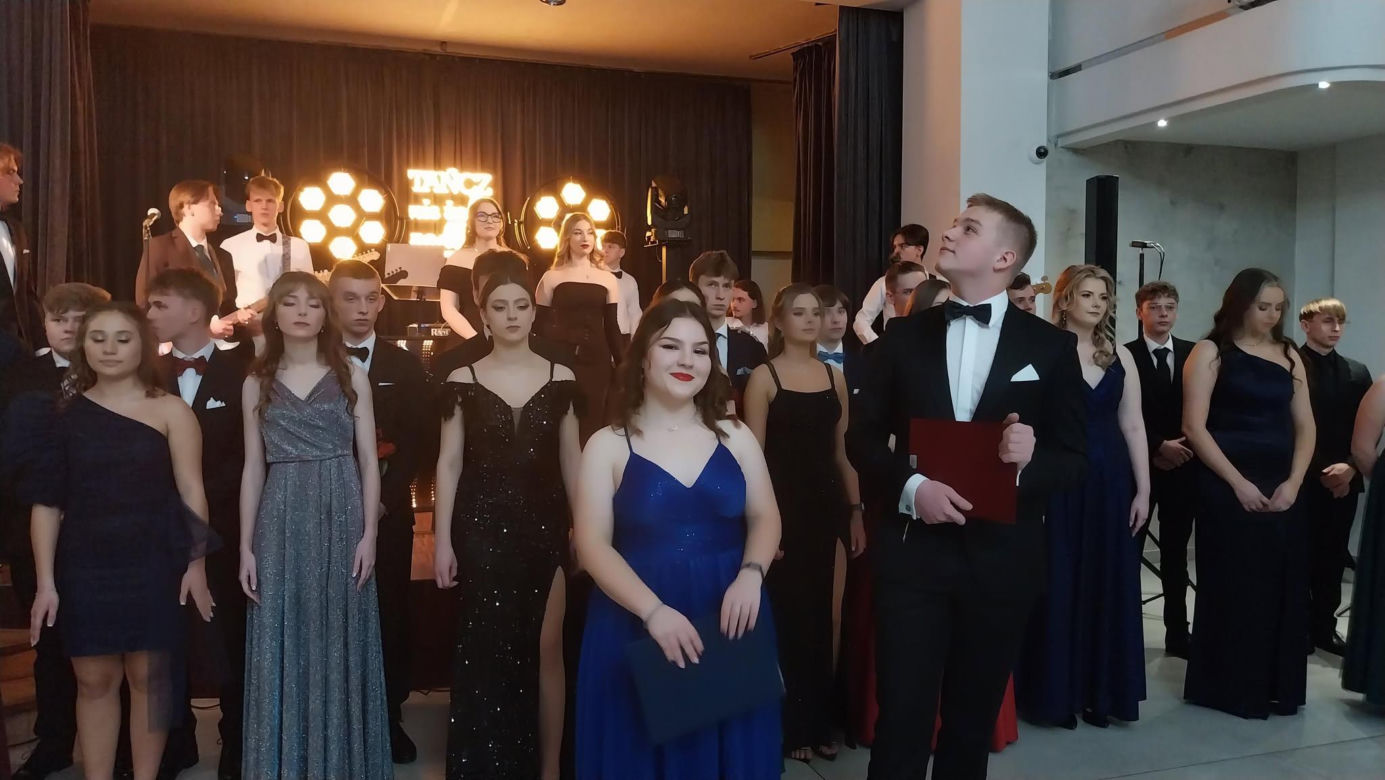 Studniówka 2025: Bal I Liceum Ogólnokształcącego im. Tadeusza Kościuszki w Starachowicach