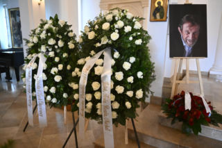 Pogrzeb Edwarda Linde-Lubaszenki. Ostatnie pożegnanie wybitnego artysty przyciągnęło wielu żałobników