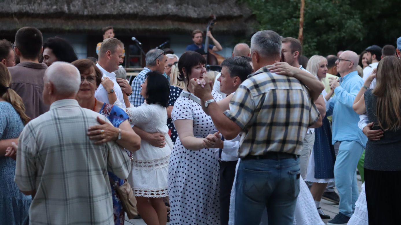 Wszyscy ruszyli do zabawy! Tak wyglądała potańcówka w lubelskim skansenie!