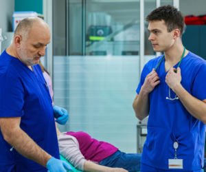 Szpital św. Anny, odcinek 104: tajemnicza przepowiednia i niepokojący widok w domu podsycają zazdrość Kai