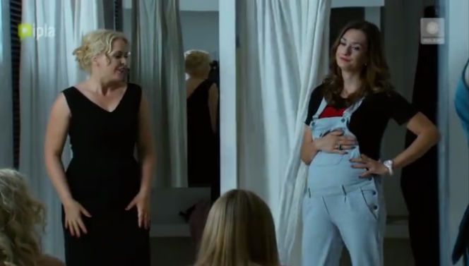 Przyjaciółki 4 sezon odc. 42. Anka (Magdalena Stużyńska), Zuza (Anita Sokołowska)