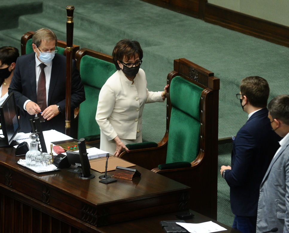 Elżbieta Witek i Beata Szydło. Polacy wskazali, która nadaje się na prezydenta 