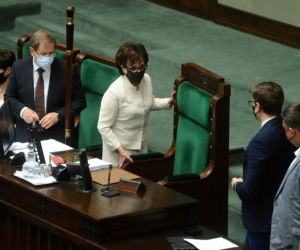 Elżbieta Witek i Beata Szydło. Polacy wskazali, która nadaje się na prezydenta 