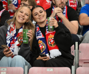 Tak kibice Wisły Kraków bawili się na trybunach. Znajdź się na zdjęciach