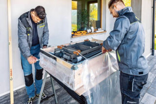 Jak zamontować schody strychowe - instrukcja instalacji schodów składanych na poddasze nieużytkowe