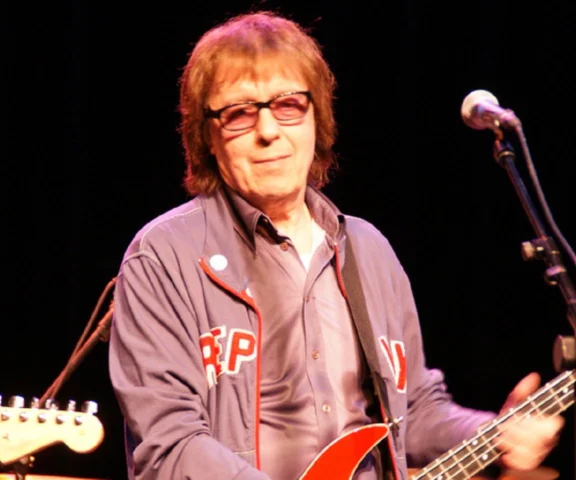 Muzyk The Rolling Stones związał się z nastolatką. Wziął z nią ślub - a następnie został przybranym dziadkiem! Jak to możliwe?