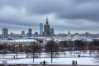 Warszawa pogrążona w mroku. Czy śnieżny atak zrujnuje sobotnie plany?