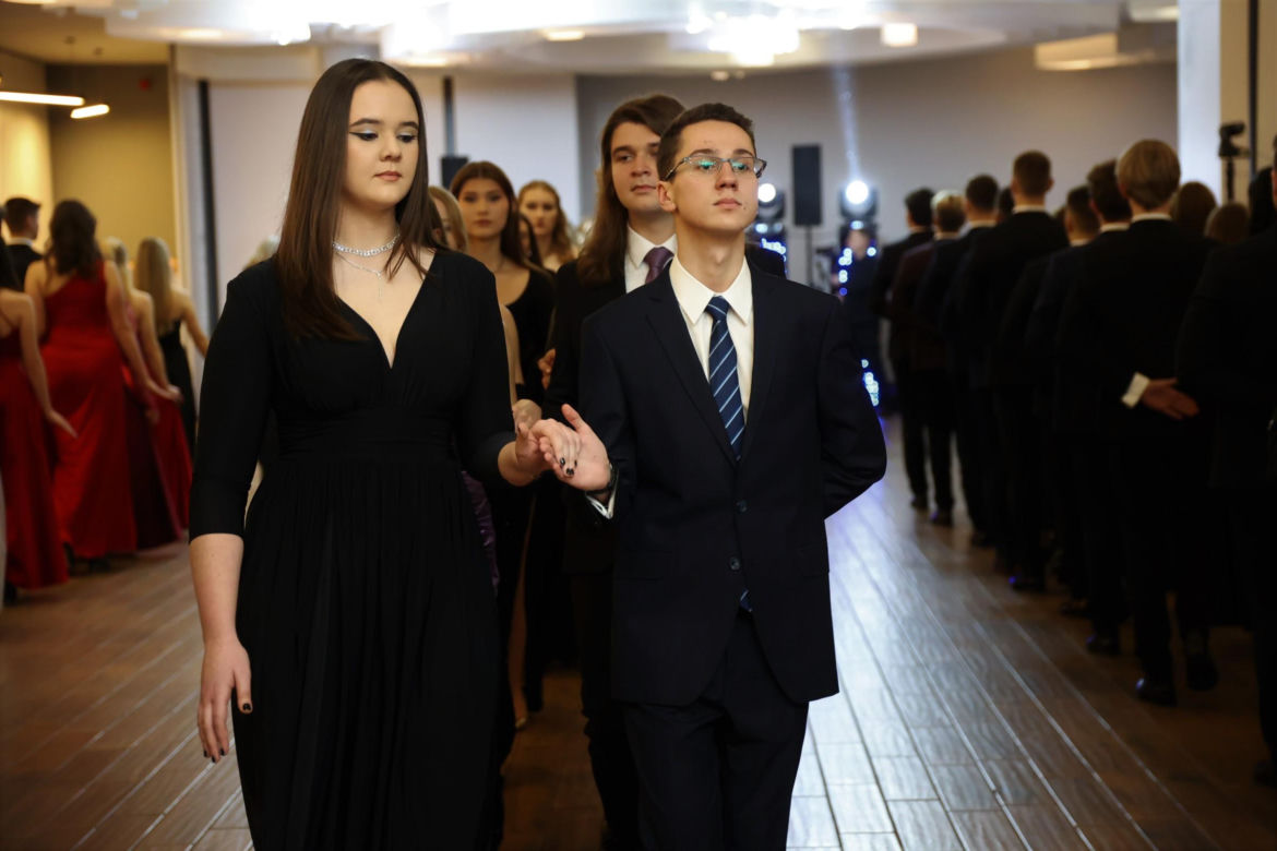 Studniówka Zespołu Szkół Elektronicznych w Lublinie. Tak bawią się tegoroczni maturzyści! 