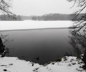 Jezioro Rusałka w zimowej aurze