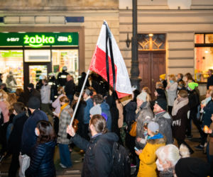 Kraków: Ani jednej więcej. Protest po śmierci ciężarnej Izabeli z Pszczyny