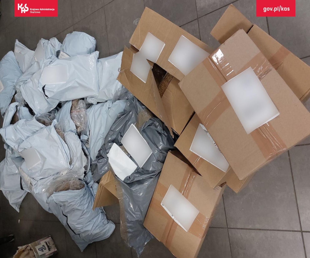 Ponad 200 kilogramów nielegalnego tytoniu w przesyłkach kurierskich