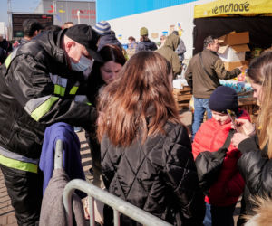 Podkarpaccy strażacy angażują się w pomoc humanitarną [GALERIA]